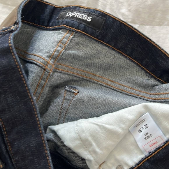 Classic Boot Cut Jeans | Express | 32 x 30 - Picture 3 of 4